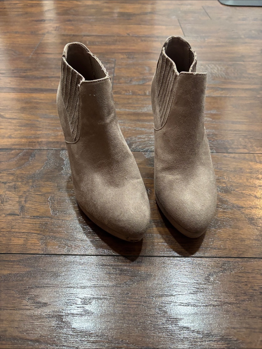 dexflex comfort Taupe Suede Slip-On Ankle Booties size 8
